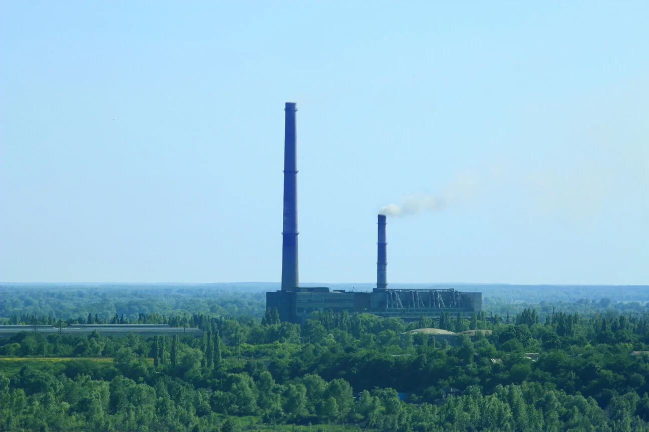 Usina industrial com lavador de gases